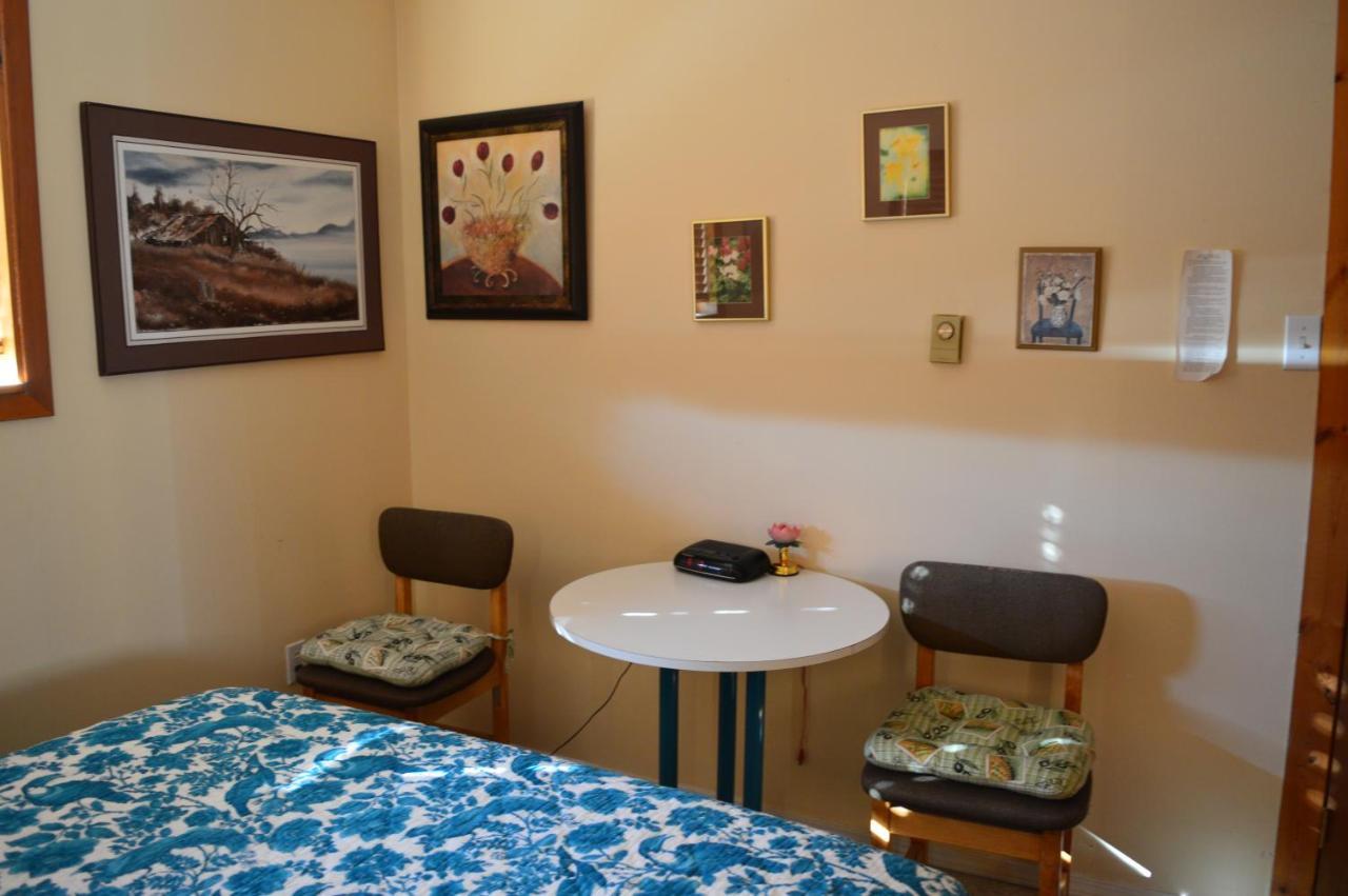 Estuary House Reflexology B&B กูร์เตอเนย์ ภายนอก รูปภาพ