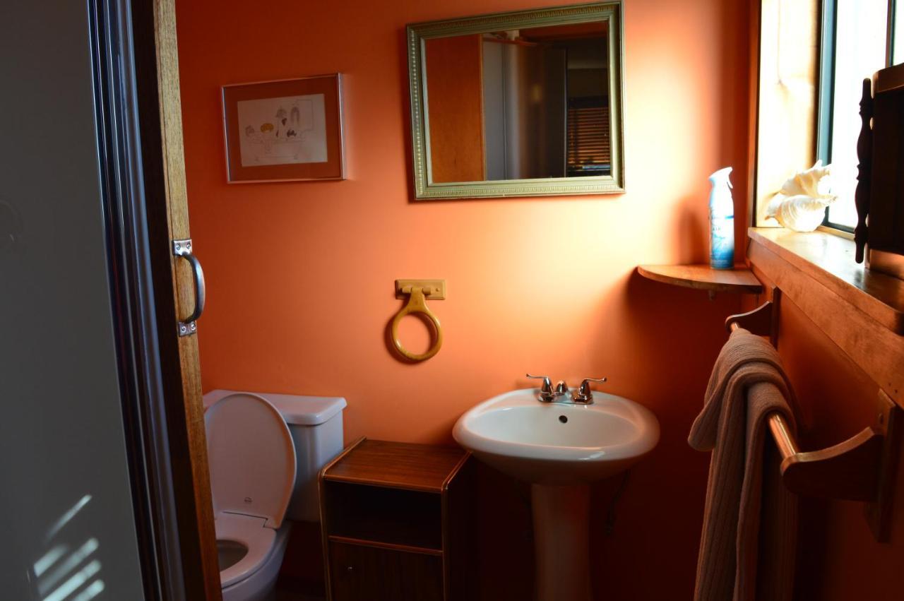 Estuary House Reflexology B&B กูร์เตอเนย์ ภายนอก รูปภาพ