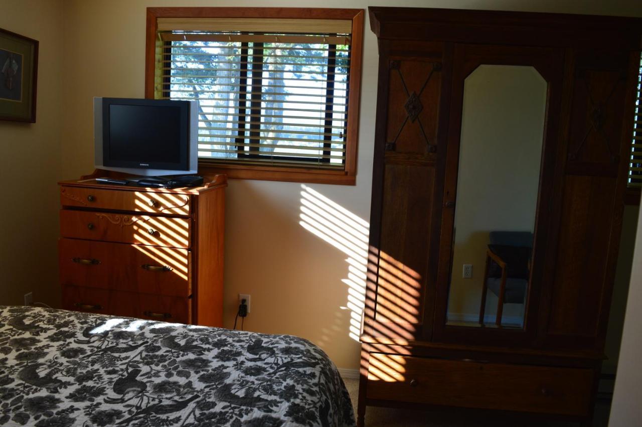 Estuary House Reflexology B&B กูร์เตอเนย์ ภายนอก รูปภาพ