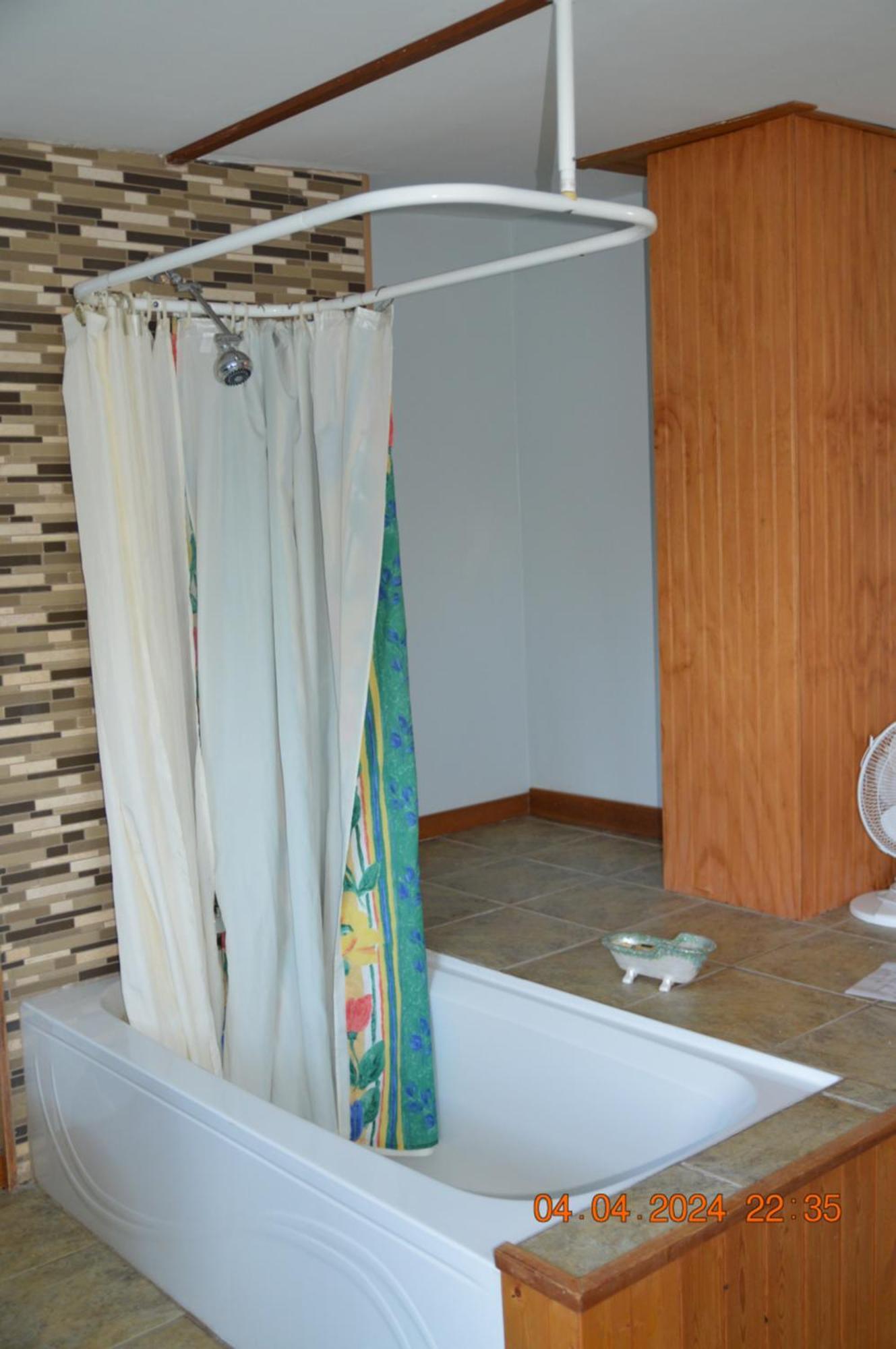 Estuary House Reflexology B&B กูร์เตอเนย์ ภายนอก รูปภาพ