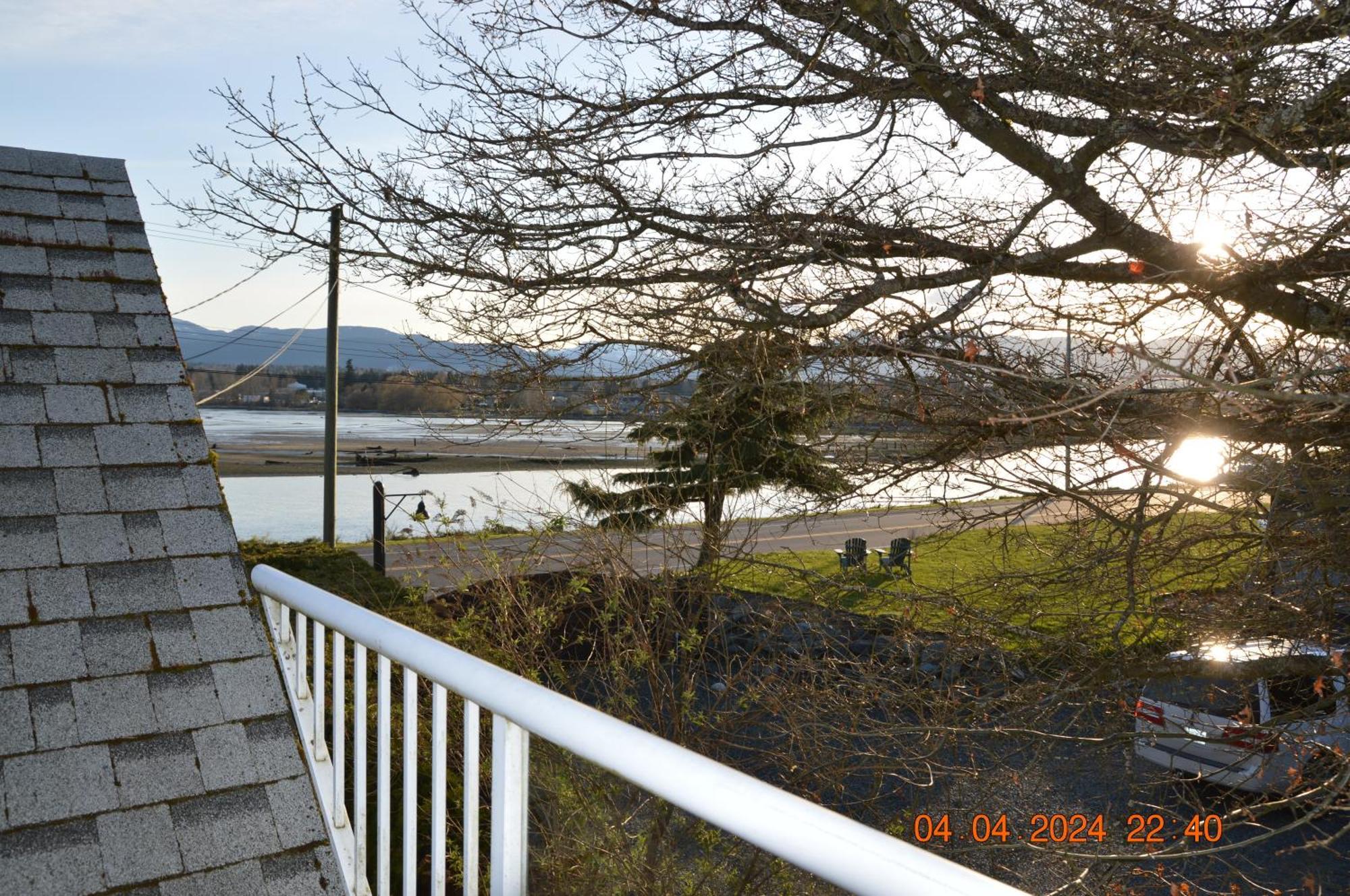 Estuary House Reflexology B&B กูร์เตอเนย์ ภายนอก รูปภาพ